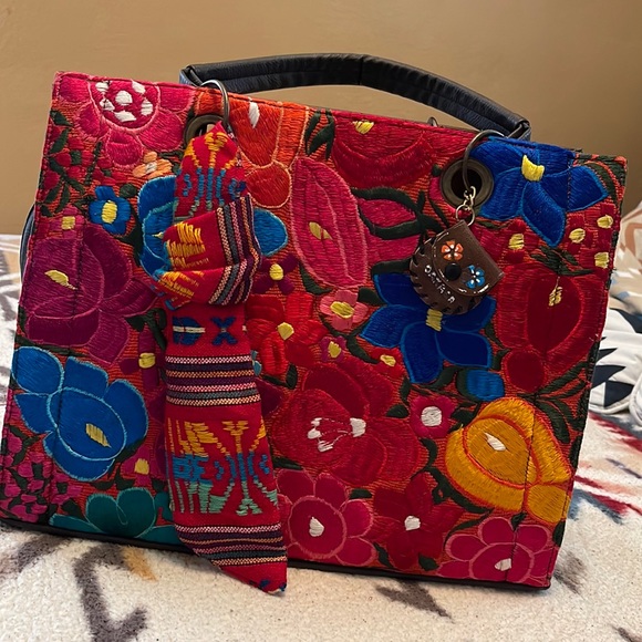 Mexican Design and Woven Leather Bag - Picture 1 of 2